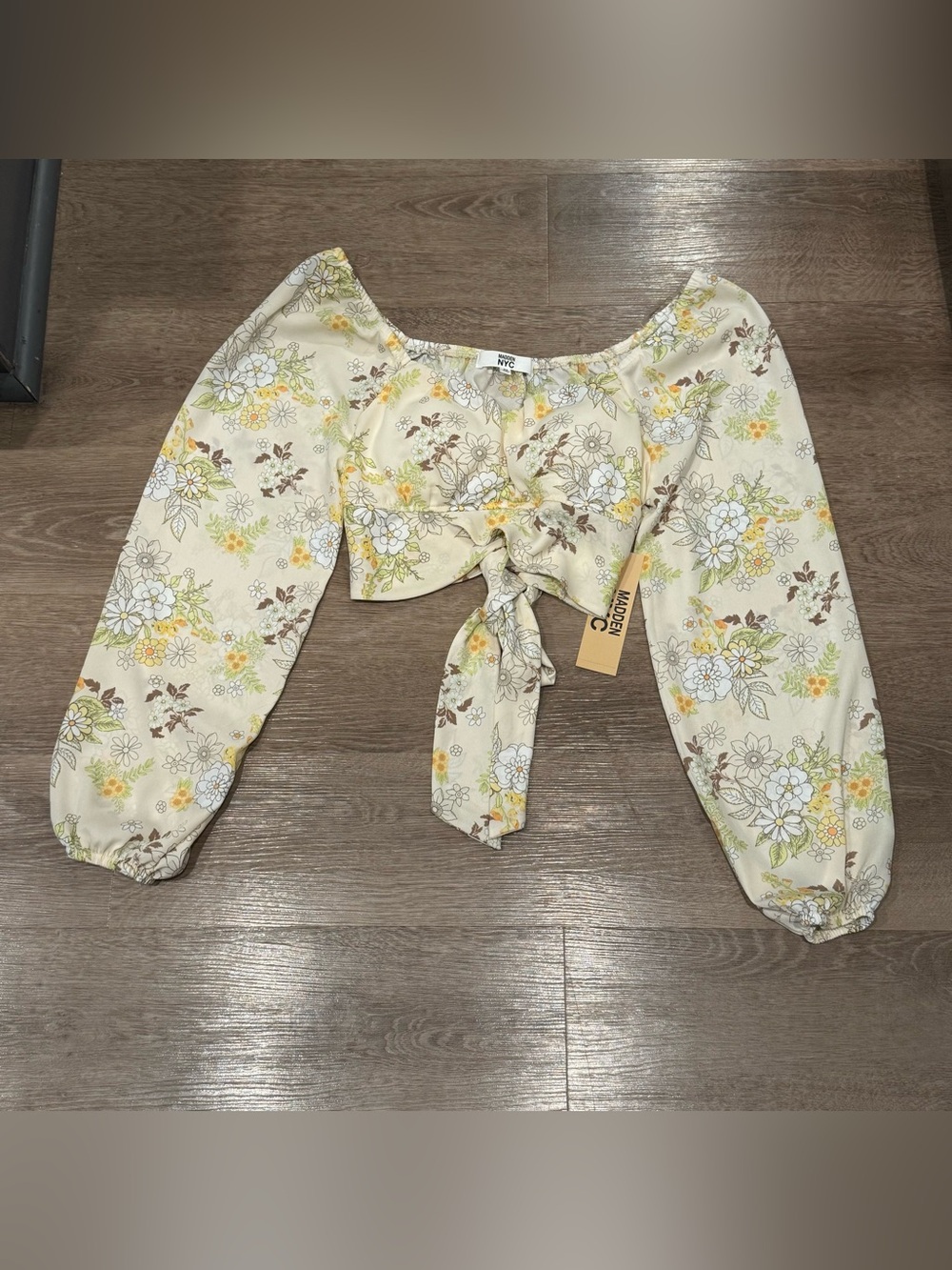 Madden NYC Cream Floral Tie-Front Puff Sleeve Top